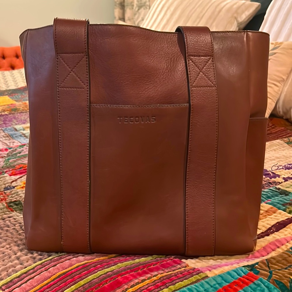 Excellent condition TECOVAS leather tote.